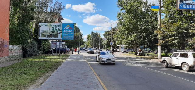 Щит 6x3,  вул. Героїв України перехрестя з вул. Фролова (р-н центрального парку) центр міста
