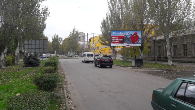 Щит 6x3,  вул. Гетьманська, 14 (біля торгівельно-розважального центру та центрального ринку)
