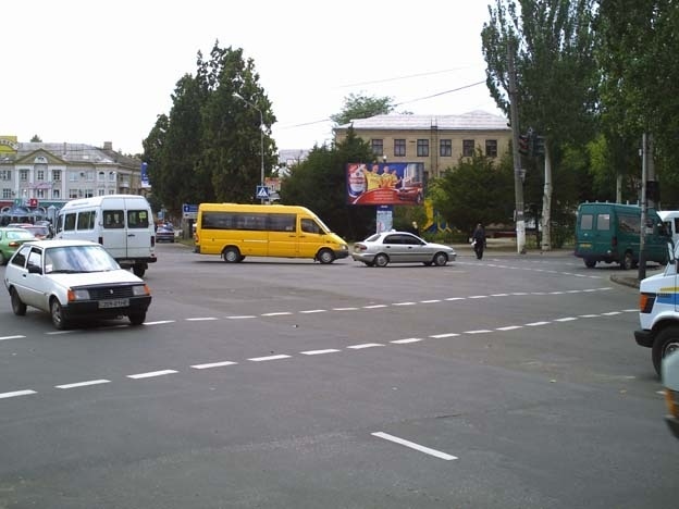 Щит 6x3,  пр. Богдана Хмельницького перехрестя з вул. Героїв України центр міста
